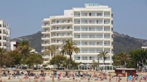 hotel-sabina-cala-millor-frontansicht