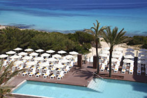 iberostar-cala-millor-blick-auf-pool